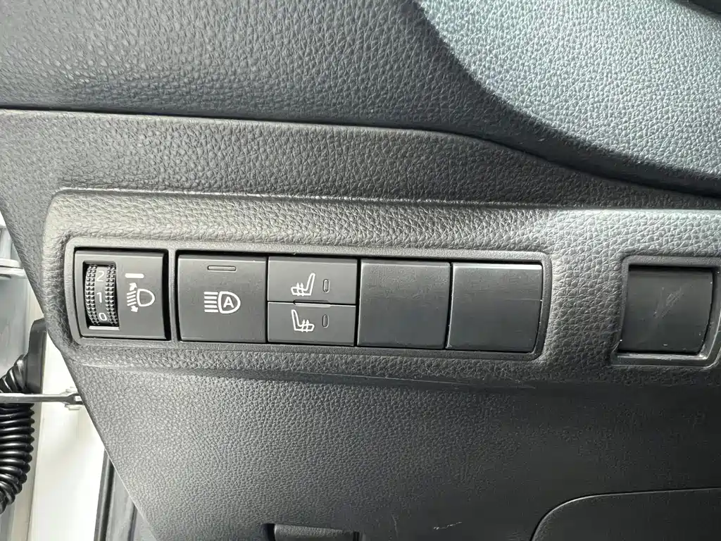 Toyota Corolla — миниатюра 11