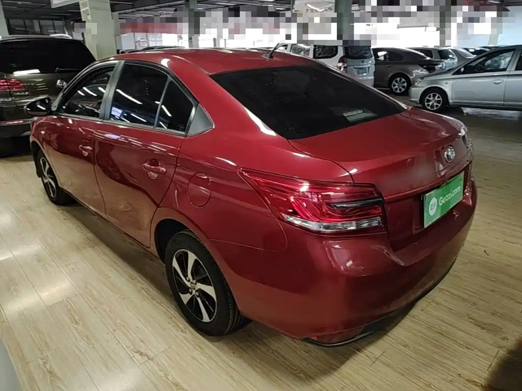 Toyota Yaris L — миниатюра 5