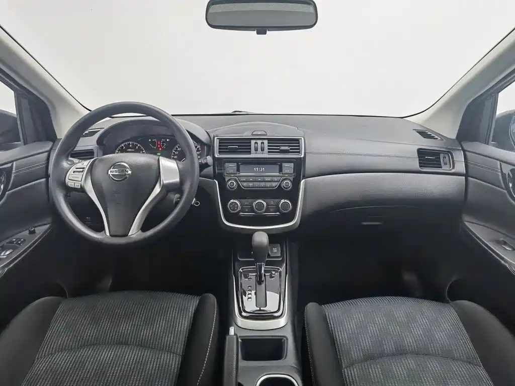 Nissan Tiida — миниатюра 5