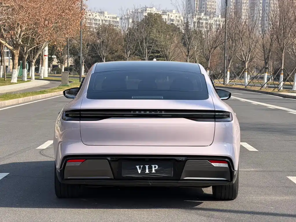 GEELY GALAXY GALAXY E8