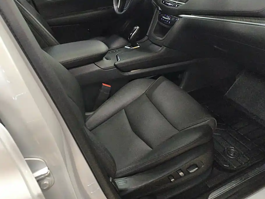 Cadillac XT5 — миниатюра 8