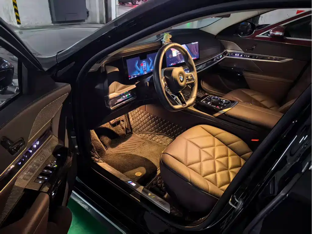 BMW 7 Series — миниатюра 6
