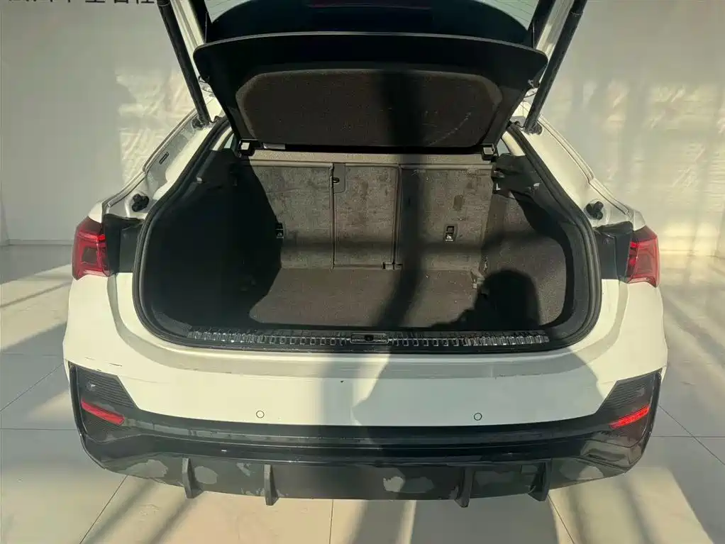 Audi Q3 Sportback id 4589513 из Китая 12