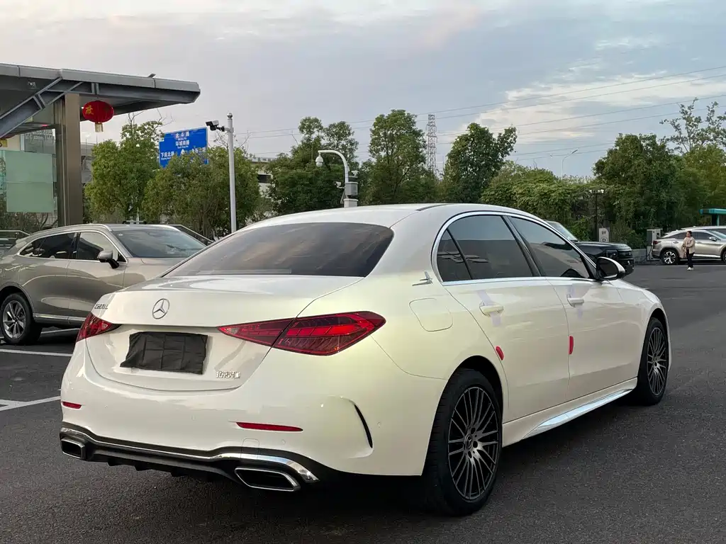 Mercedes-Benz C-Class — миниатюра 16