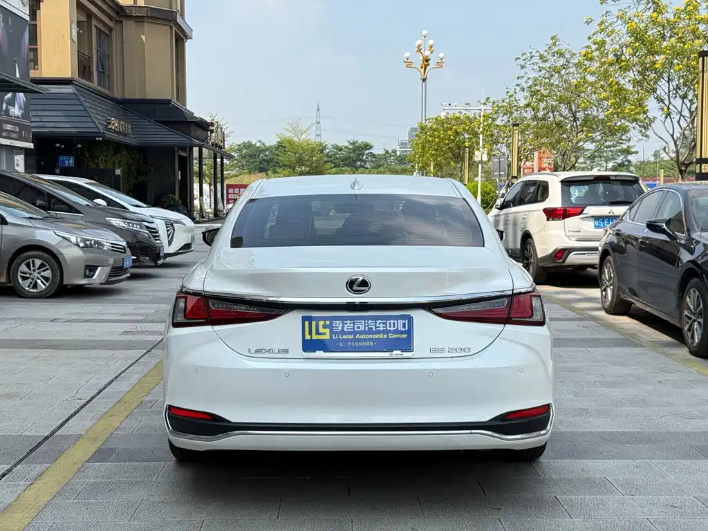 Lexus ES — миниатюра 5