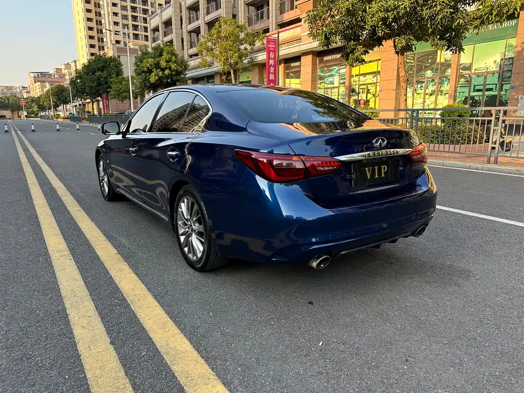 INFINITI Q50L