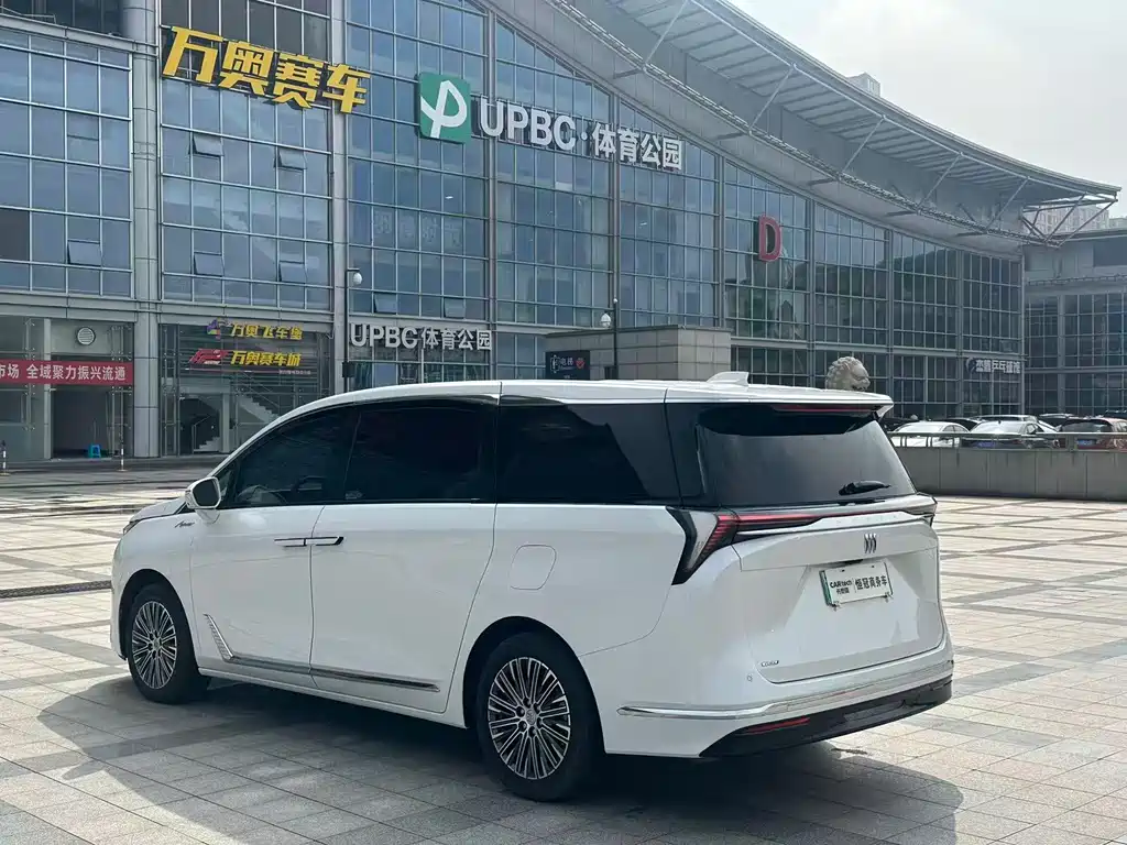 Buick GL8 Hybrid — миниатюра 4