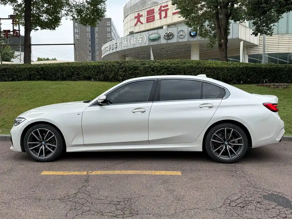 BMW 3 Series — миниатюра 3
