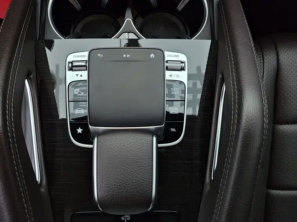 Mercedes-Benz GLE (Import) — миниатюра 6
