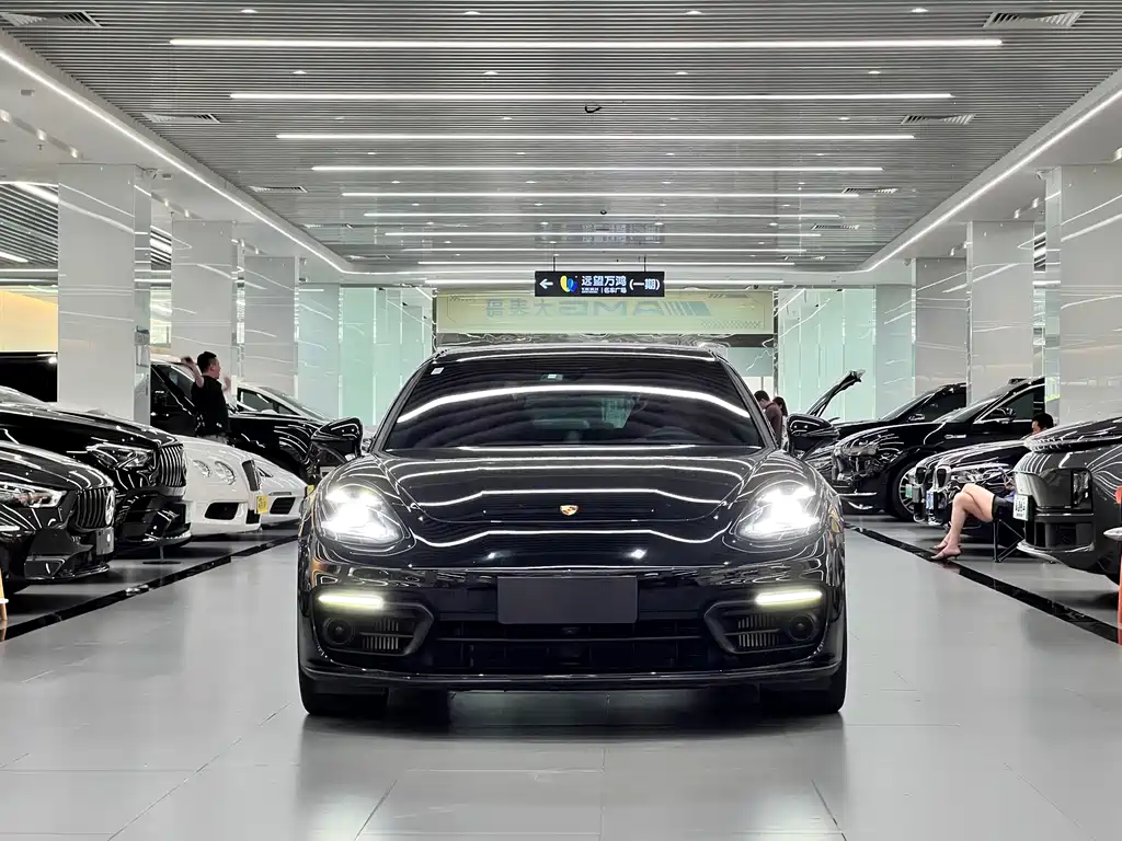 Porsche Panamera — миниатюра 2