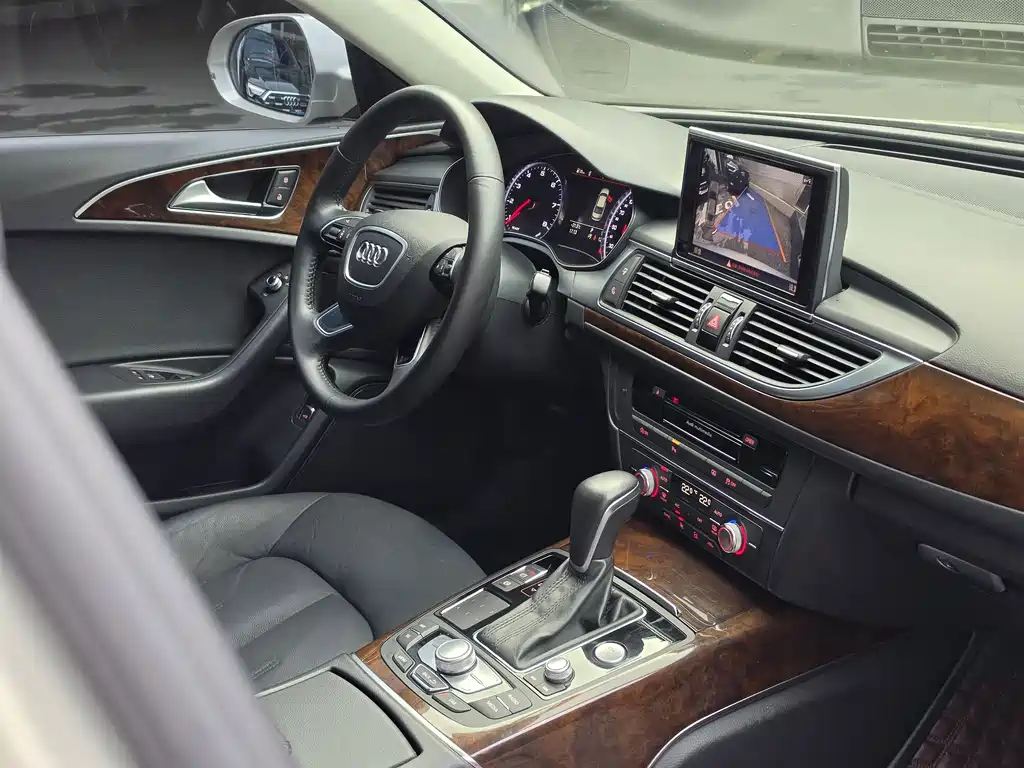 Audi A6L — миниатюра 10