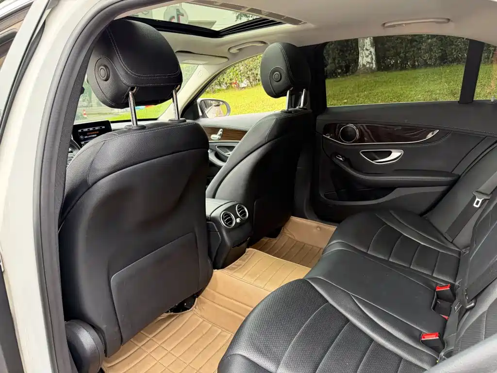 Mercedes-Benz C-Class — миниатюра 11
