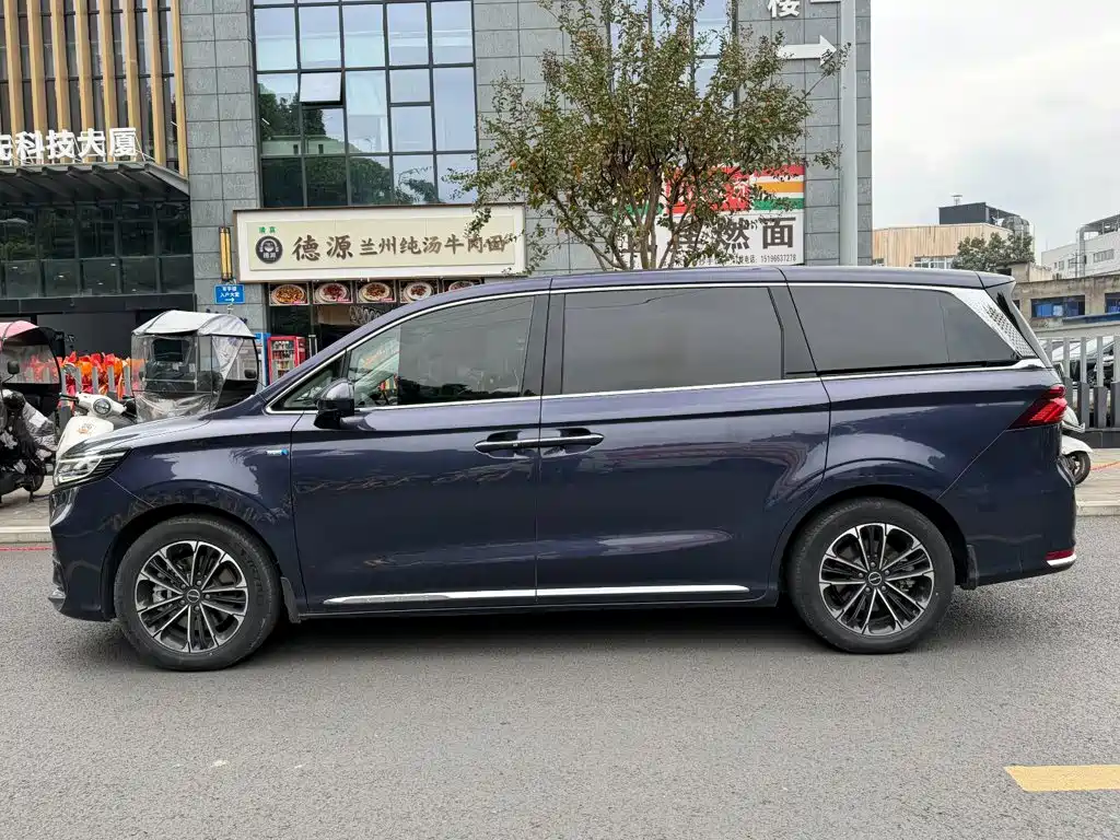 Roewe iMAX8 — миниатюра 3