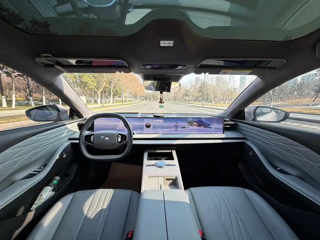 GEELY GALAXY GALAXY E8