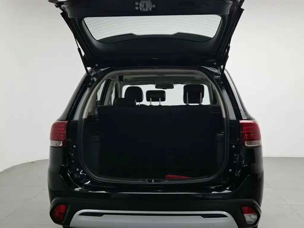 Mitsubishi Outlander — миниатюра 16