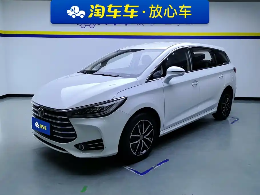 BYD MAX