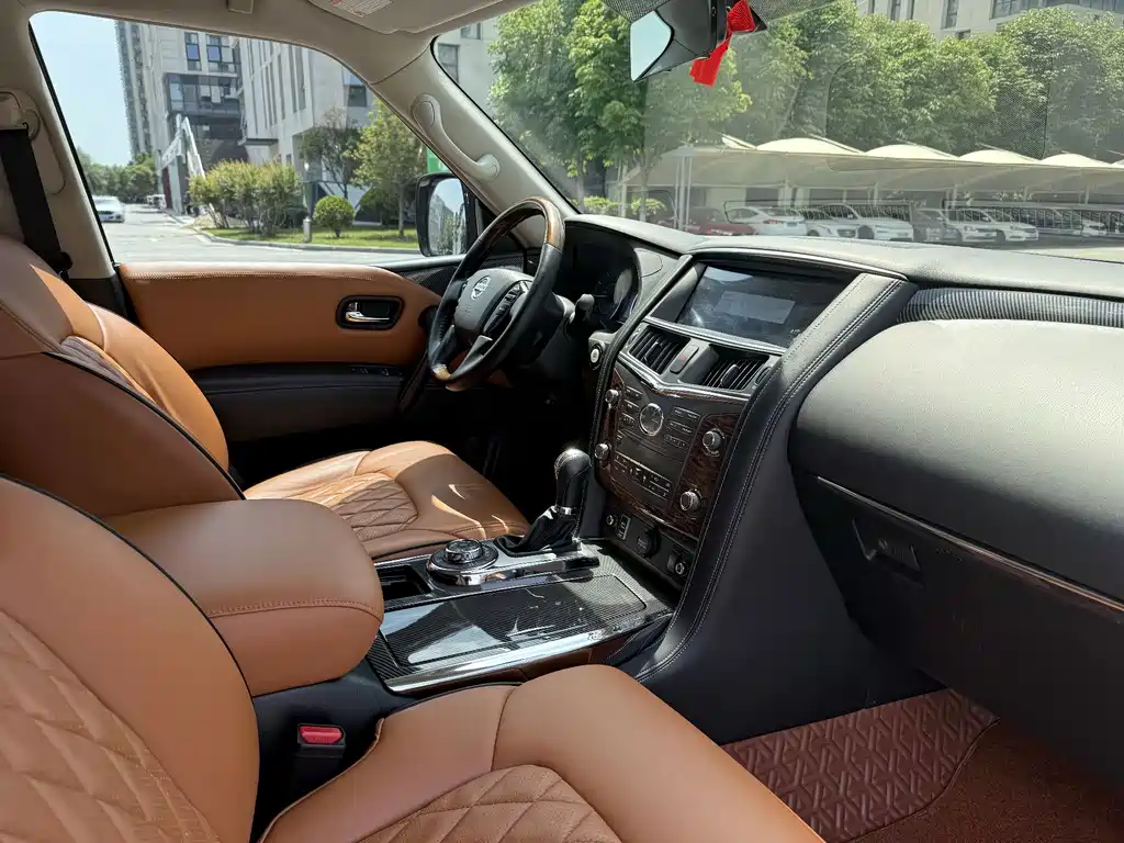 Nissan Patrol — миниатюра 24