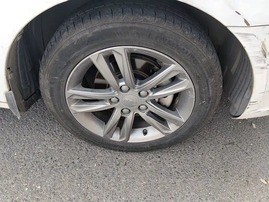 Geely Emgrand — миниатюра 8