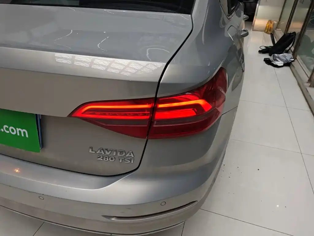 Volkswagen Lavida — миниатюра 8