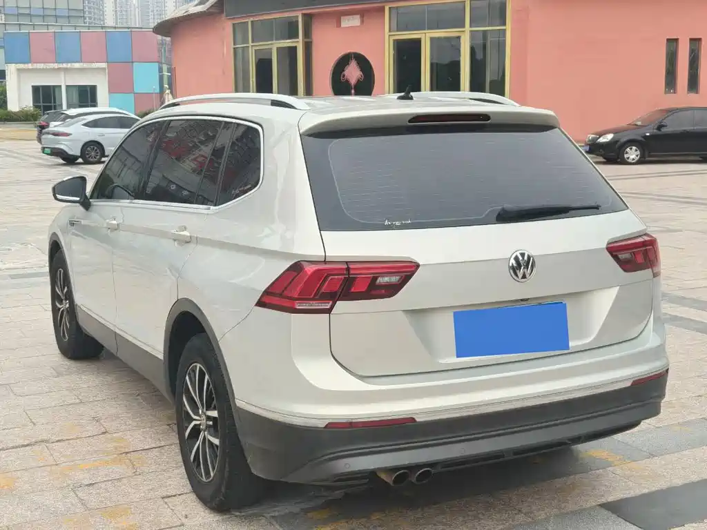 Volkswagen Tiguan L — миниатюра 6