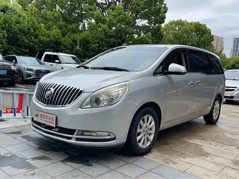 Buick GL8 2013 3.0L XT Luxury Flagship