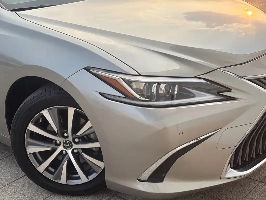 Lexus ES — миниатюра 9