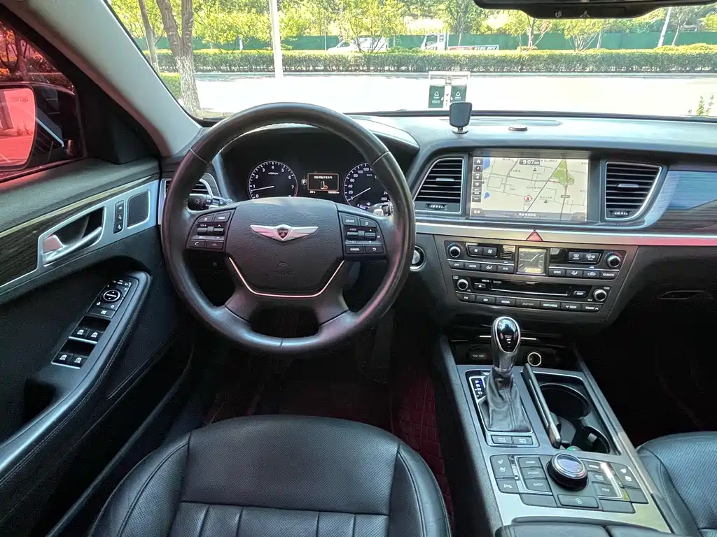 Hyundai Genesis — миниатюра 10