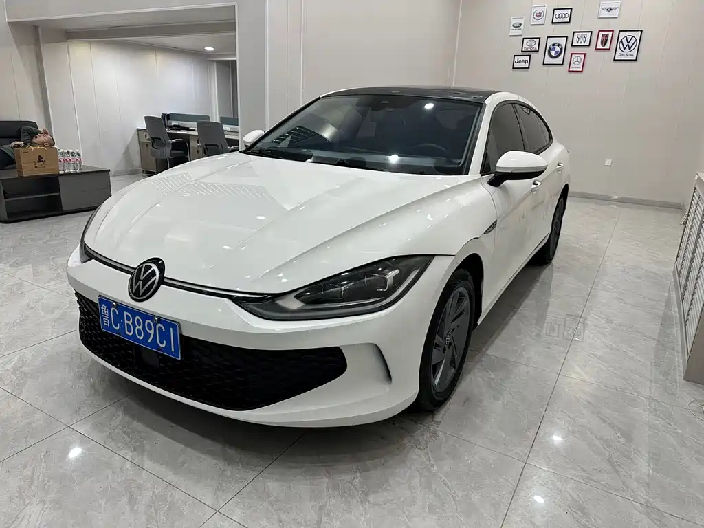 Купить Volkswagen Lamando