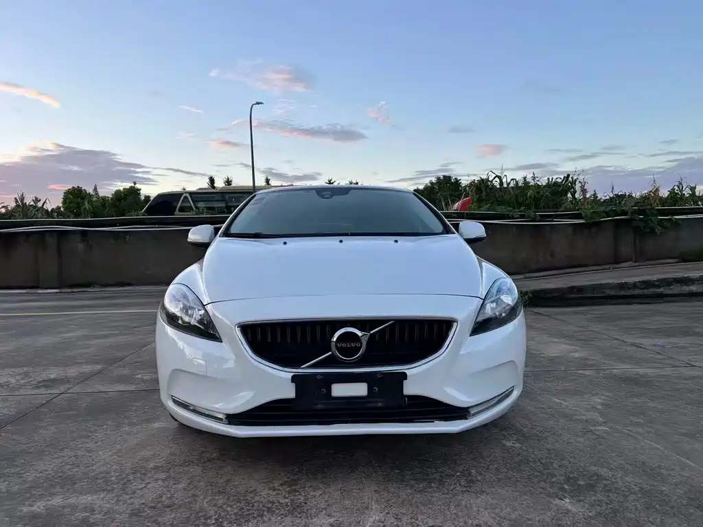 Volvo V40 — миниатюра 2