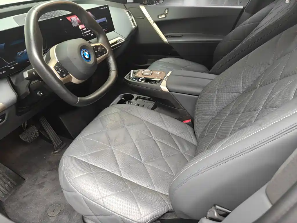 BMW iX — миниатюра 10
