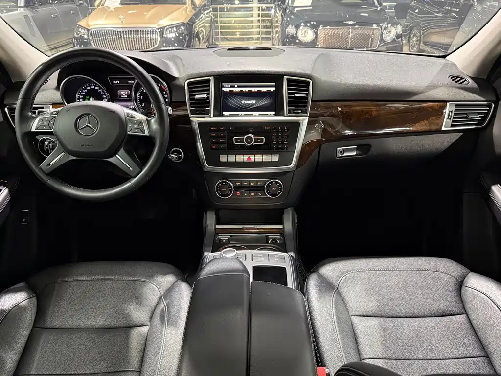 Mercedes-Benz M-Class — миниатюра 11