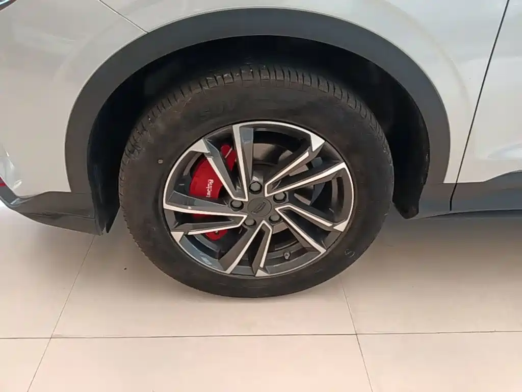 Geely Binyue — миниатюра 23