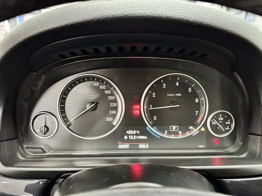 BMW 5 Series — миниатюра 10