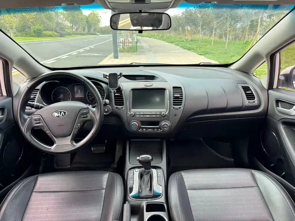 Kia K3 — миниатюра 5