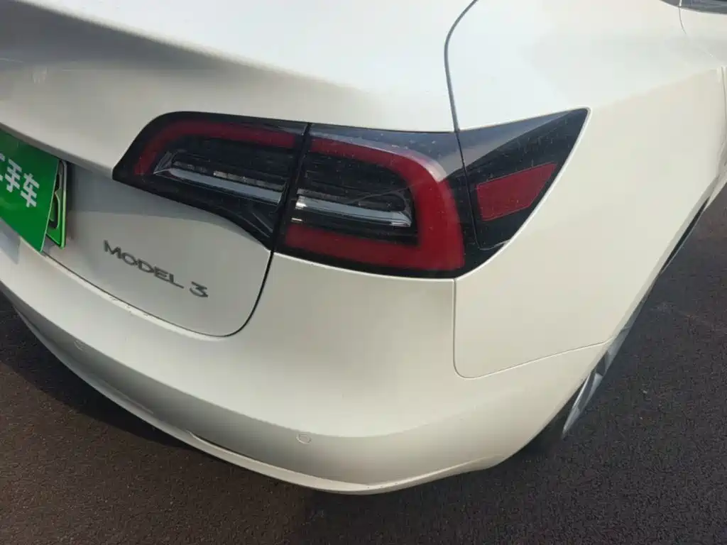 Tesla Model 3 — миниатюра 8