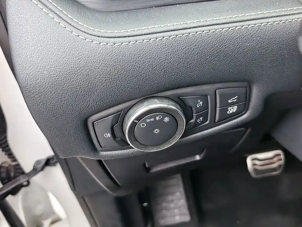 Ford Edge — миниатюра 13