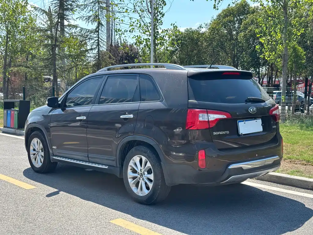 Kia Sorento 2013 2.2T 7 мест Comfort