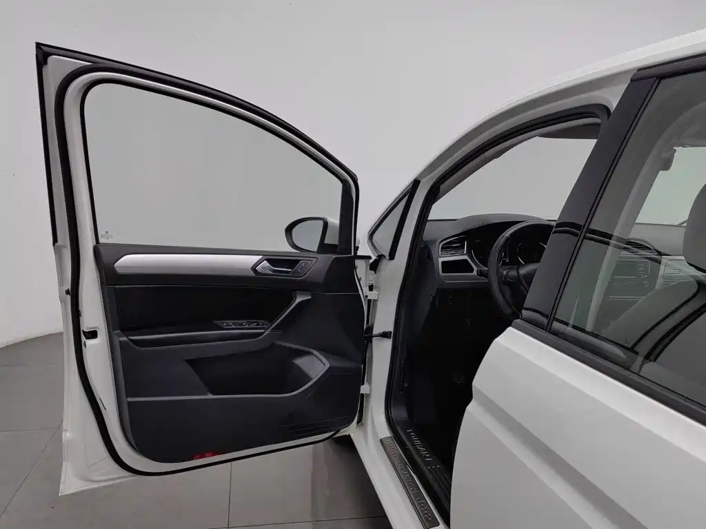 Volkswagen Touran — миниатюра 8