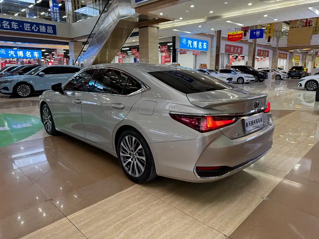 LEXUS ES