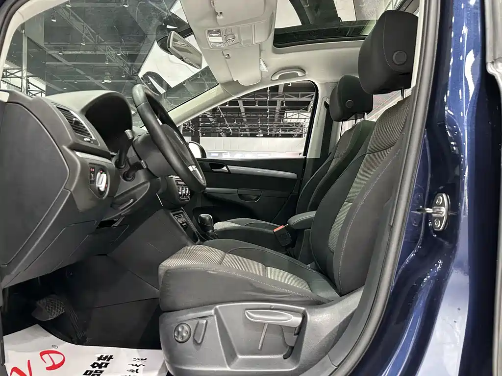 Volkswagen Sharan — миниатюра 4