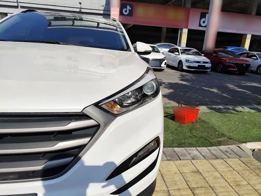 Hyundai Tucson 2015 2.0L AT