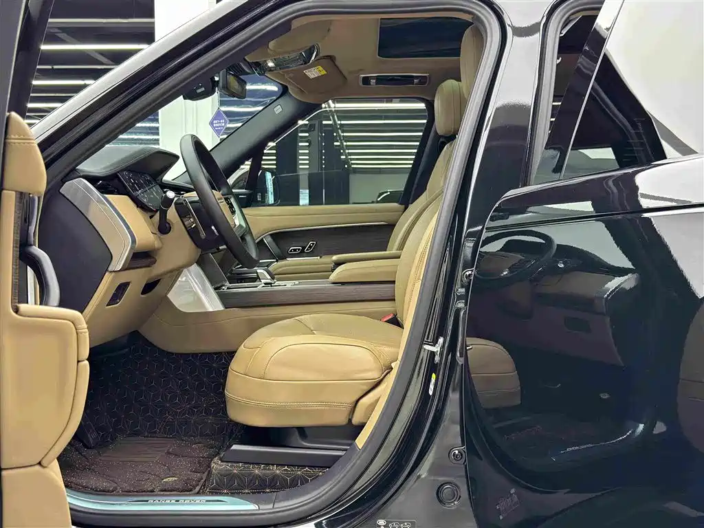 Land Rover Range Rover 2025 3.0 L6 400PS Long Wheelbase
