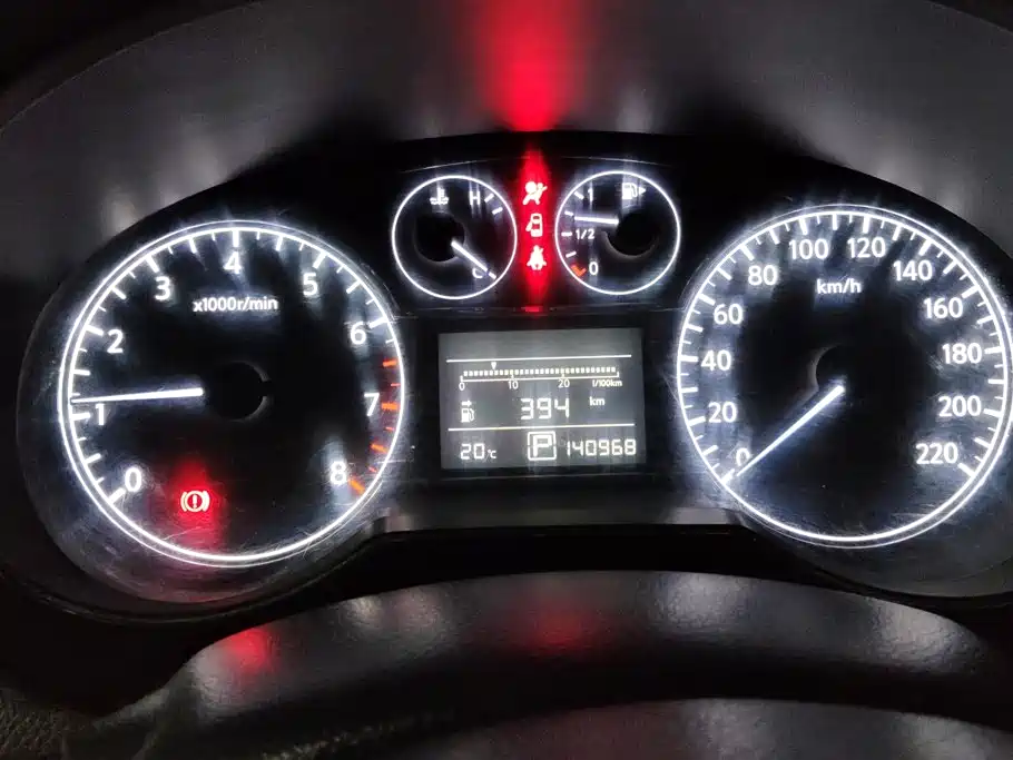 Nissan Tiida — миниатюра 14