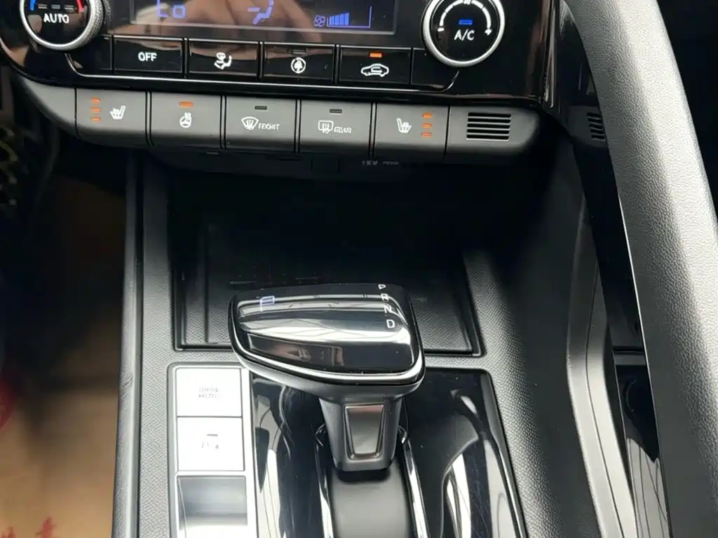 Hyundai Elantra — миниатюра 18