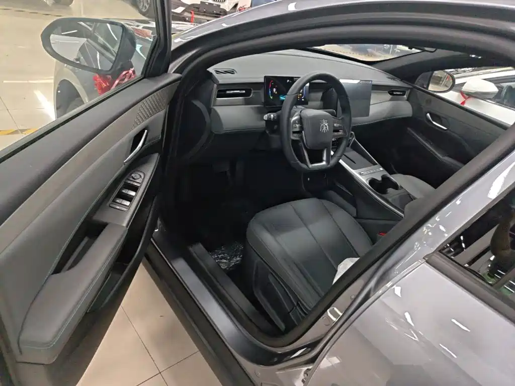 Заказать BYD Qin PLUS 2026 года за 1 795 067 ₽  из Китая