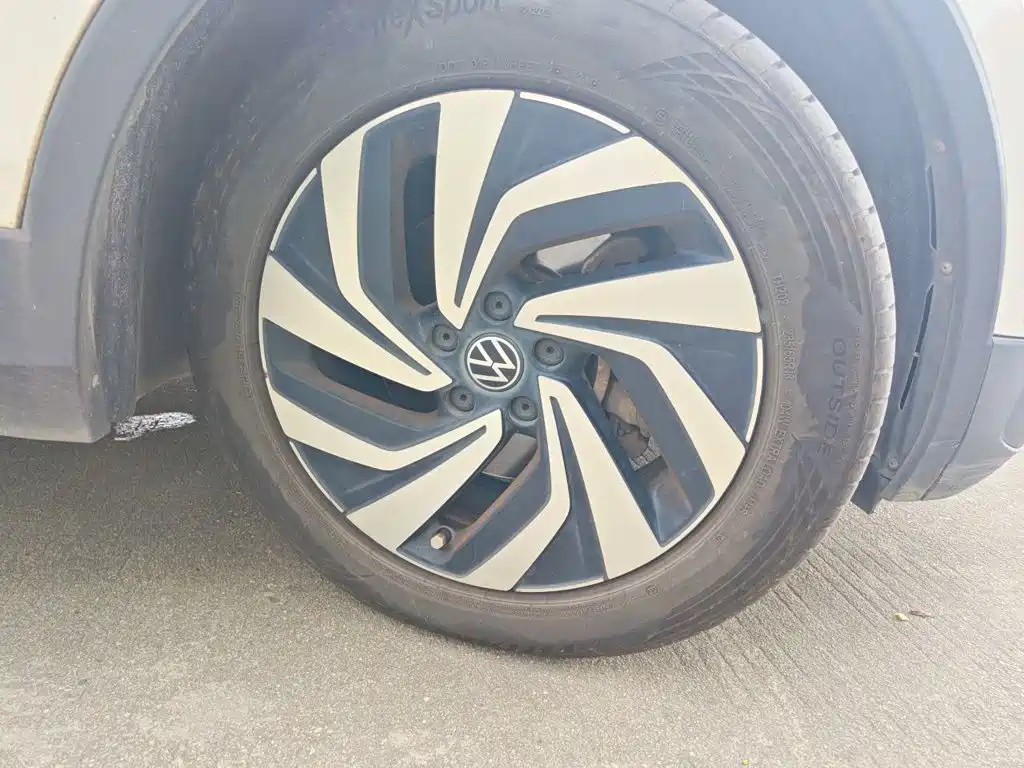 Volkswagen Tiguan L — миниатюра 8