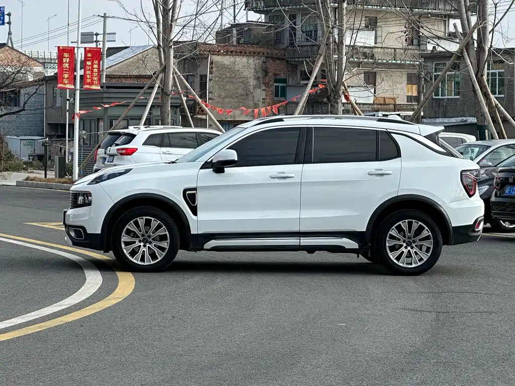 Lynk & Co 01 2017 2.0T