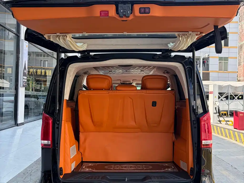 Mercedes-Benz V-Class (Import) — миниатюра 11