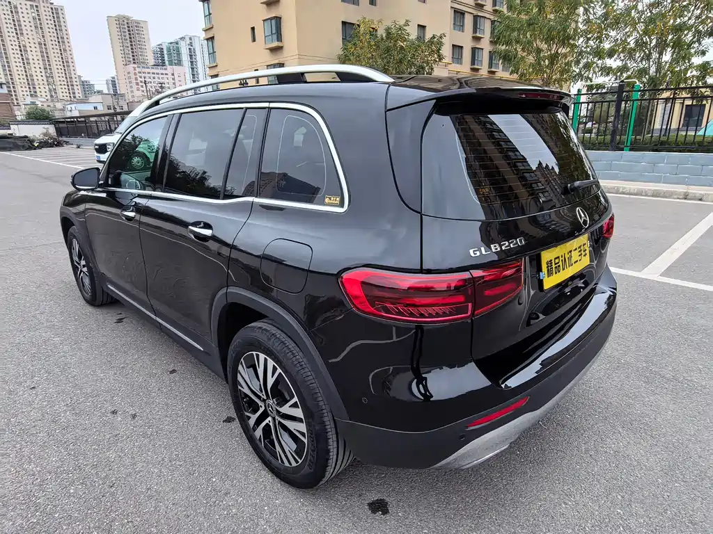 Mercedes-Benz GLB — миниатюра 19