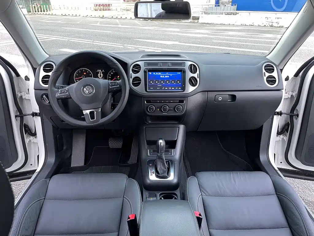 Volkswagen Tiguan — миниатюра 8